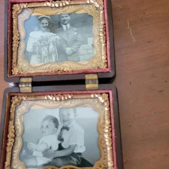 Antique Early Bakelite Double Frame  in Folding Travel Case - Picture 2 of 8